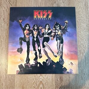 KISS dynasty vinyl 
Great condition